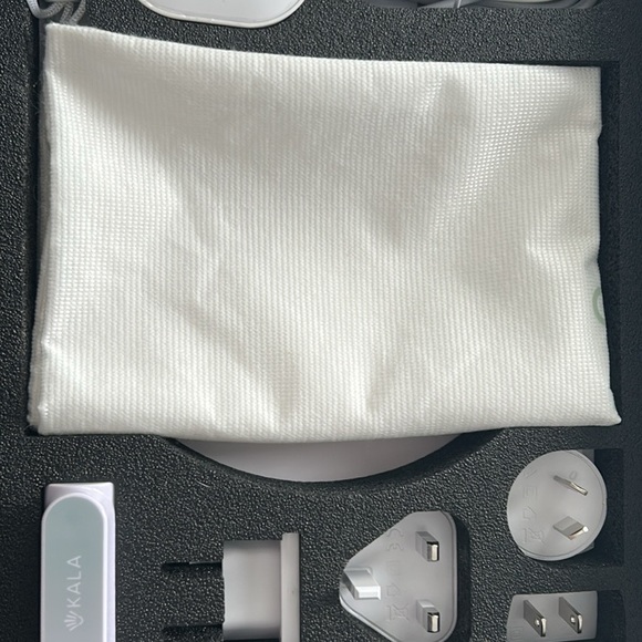 Kala Red Light Mask - Picture 3 of 6